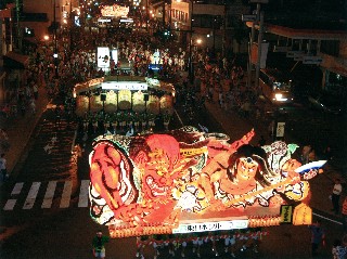 運行を終えてねぶたラッセランドへ