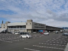 市場棟南側（水産・青果卸売業者側）