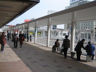 青森駅東口駅前広場